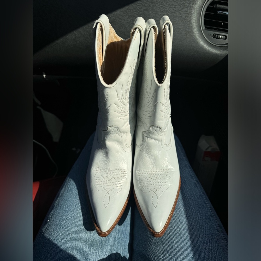 White leather circle s Billie boot